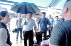 <b>谢宏坤取运营商户面临面</b>